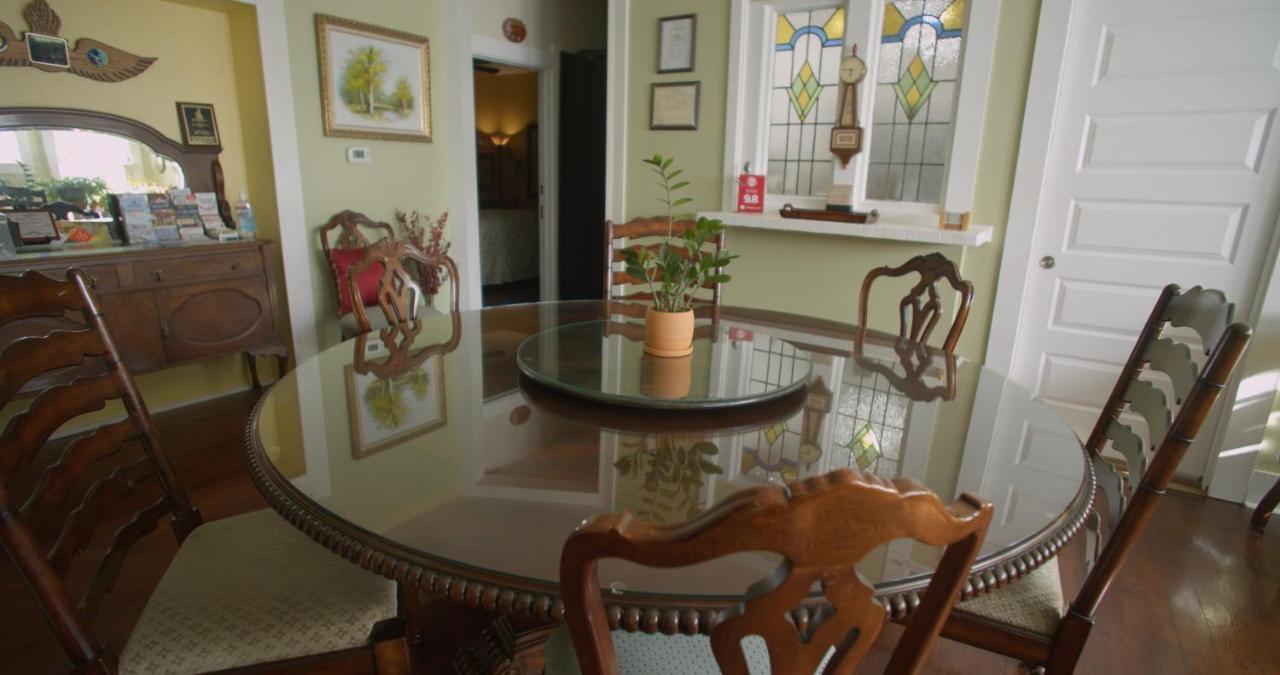 Granbury Gardens Bed And Breakfast Экстерьер фото