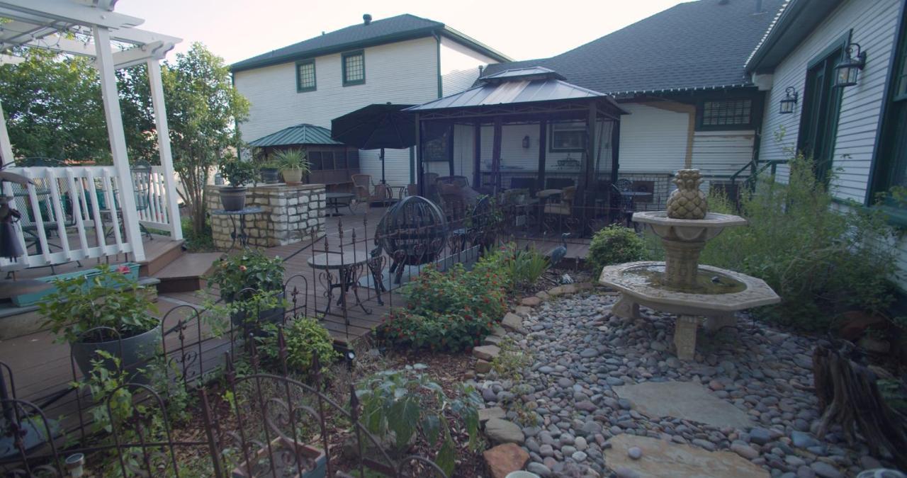 Granbury Gardens Bed And Breakfast Экстерьер фото