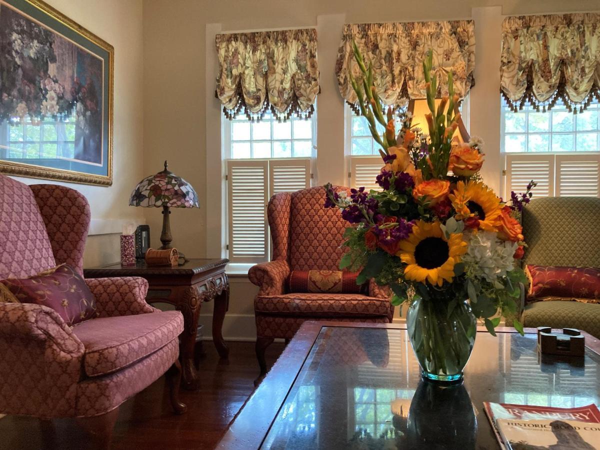 Granbury Gardens Bed And Breakfast Экстерьер фото