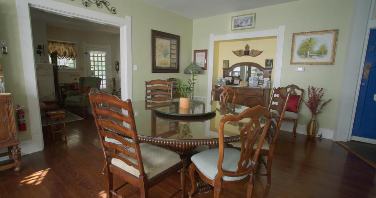 Granbury Gardens Bed And Breakfast Экстерьер фото