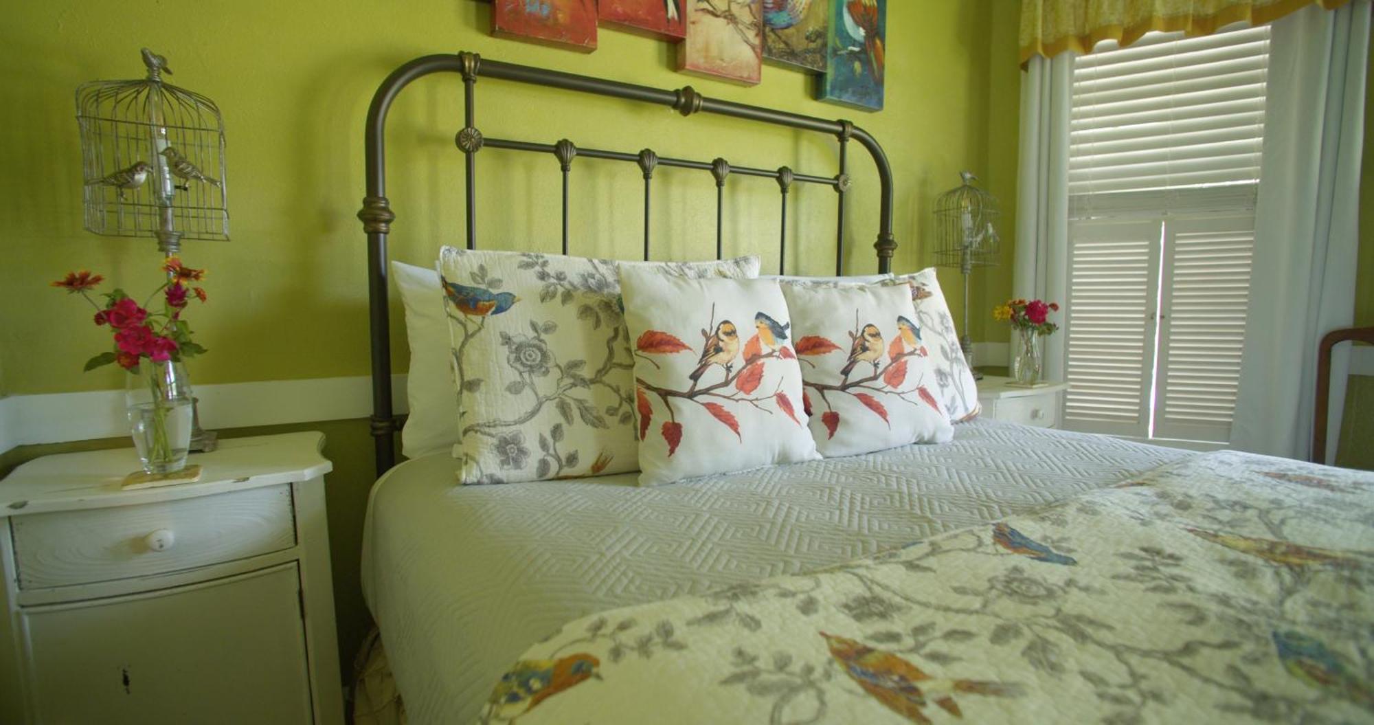 Granbury Gardens Bed And Breakfast Номер фото