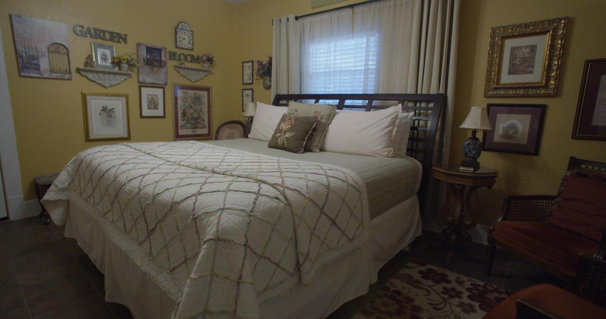 Granbury Gardens Bed And Breakfast Номер фото
